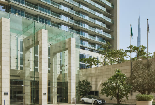 Burj Daman building entrance and lobby